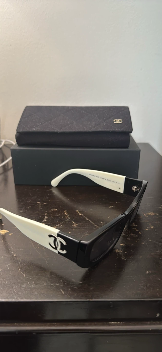 Brand new Chanel 5520 Sunglasses - photo 3