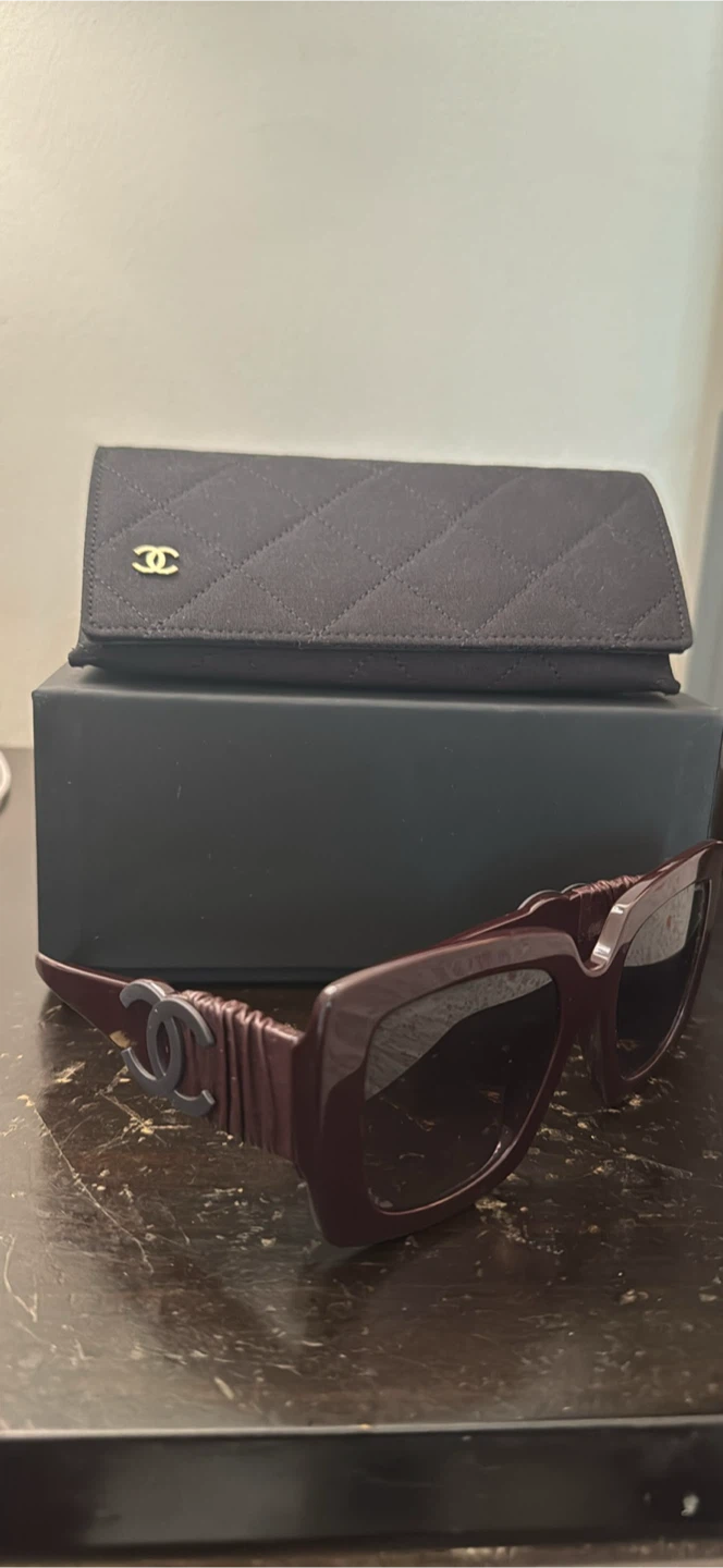 New Chanel Sunglasses with Case - photo 3