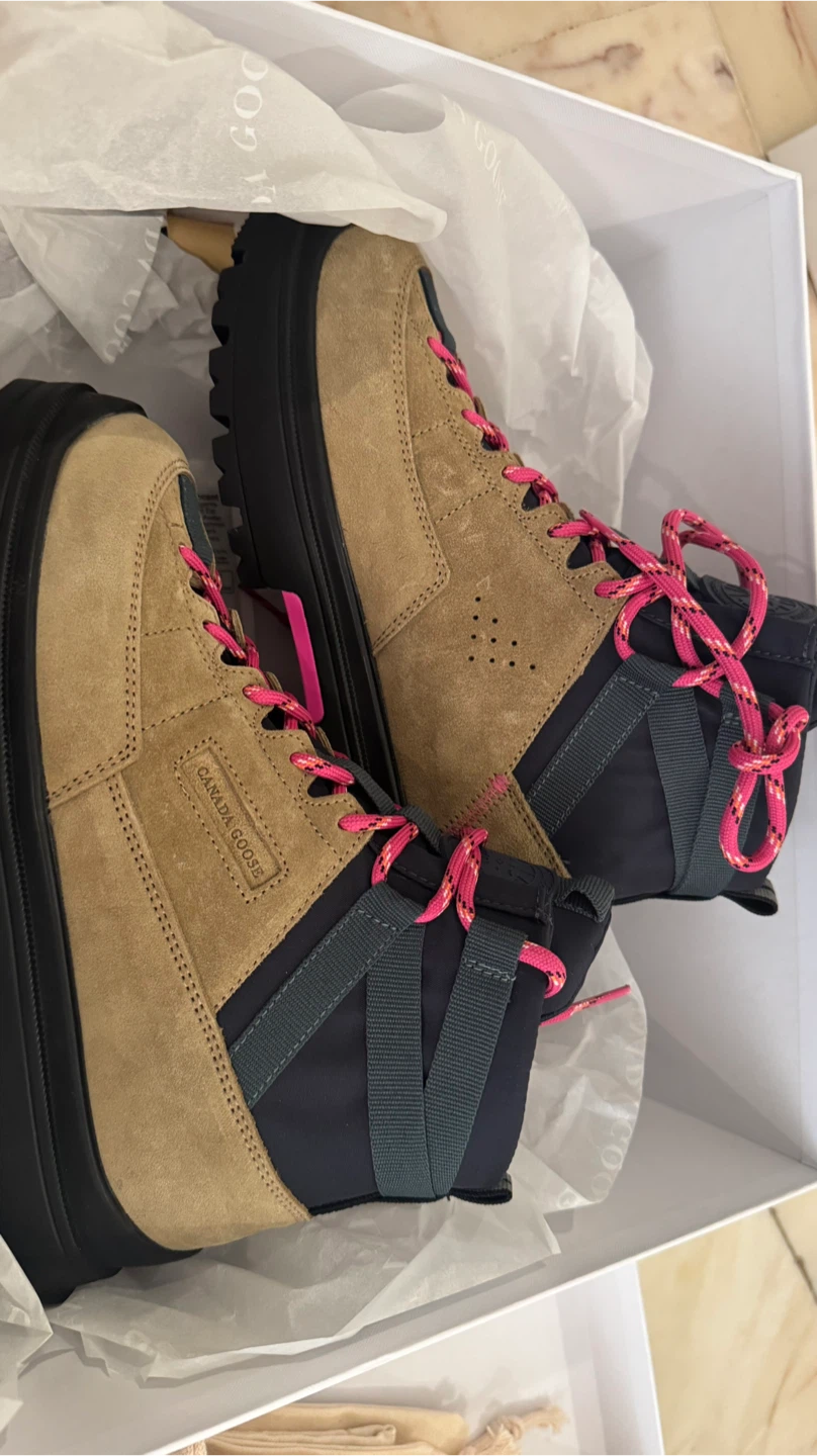 Brand new Canada Goose Journey Boot Lite - Atlantic Navy/Tan