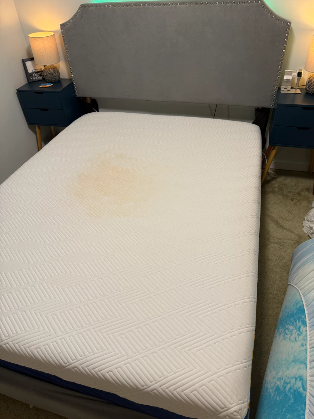 Full size mattress and frame - photo 3