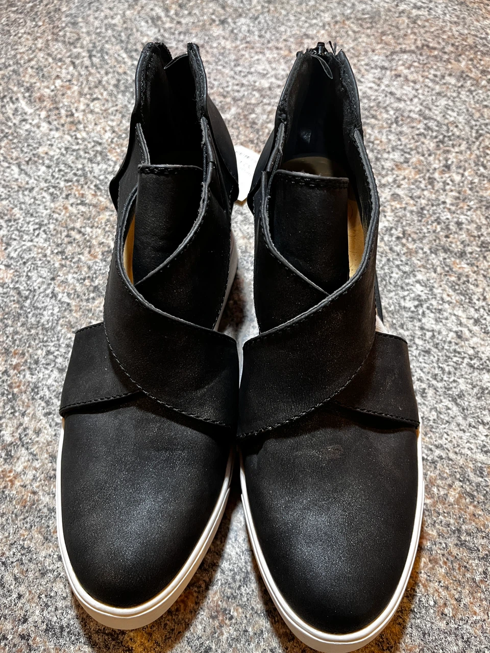 SGR-GUNGHO Black Wedge Sneakers Size 8M