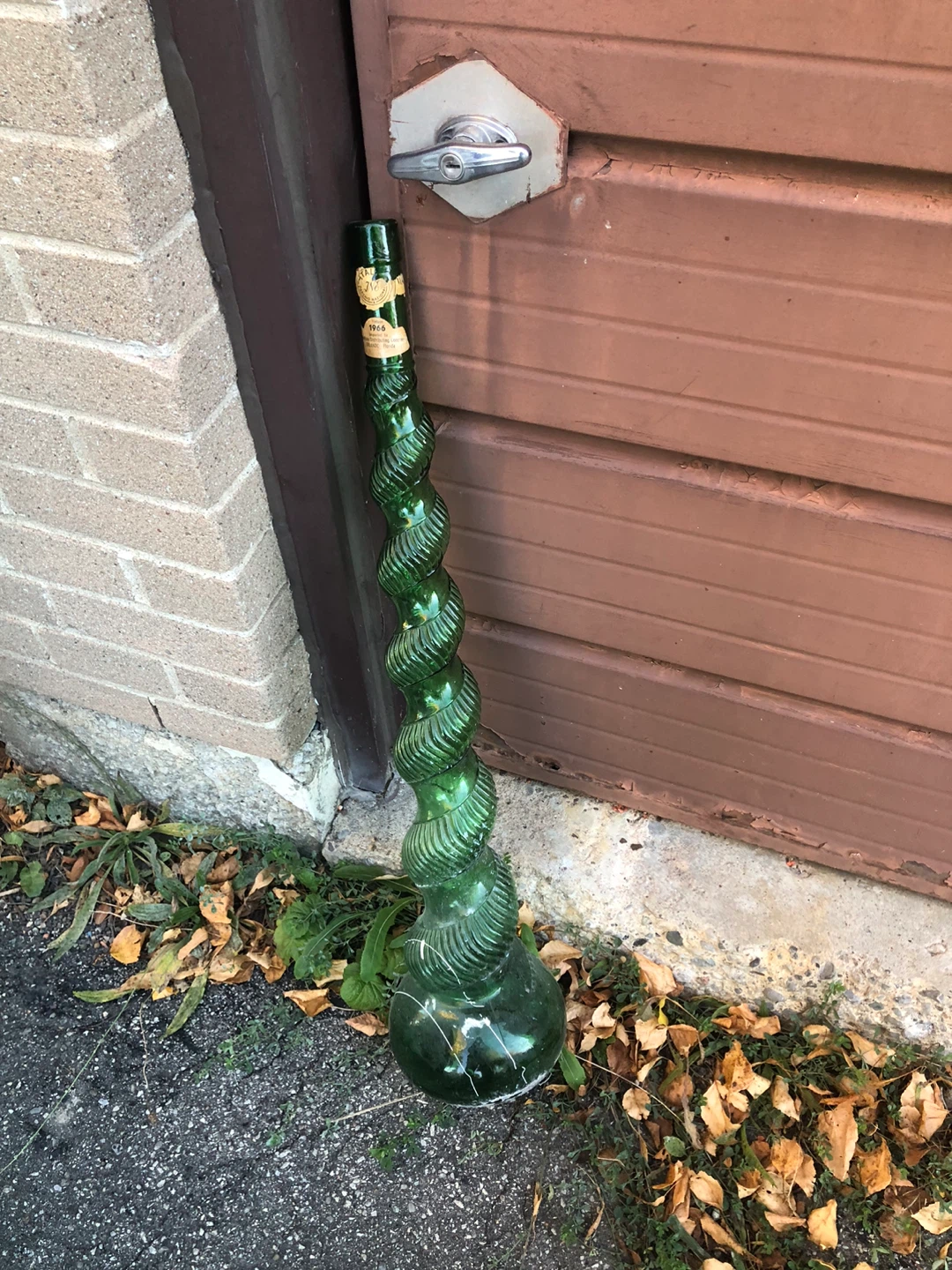 Vintage 1966 Green Spiral Glass Bottle - photo 2