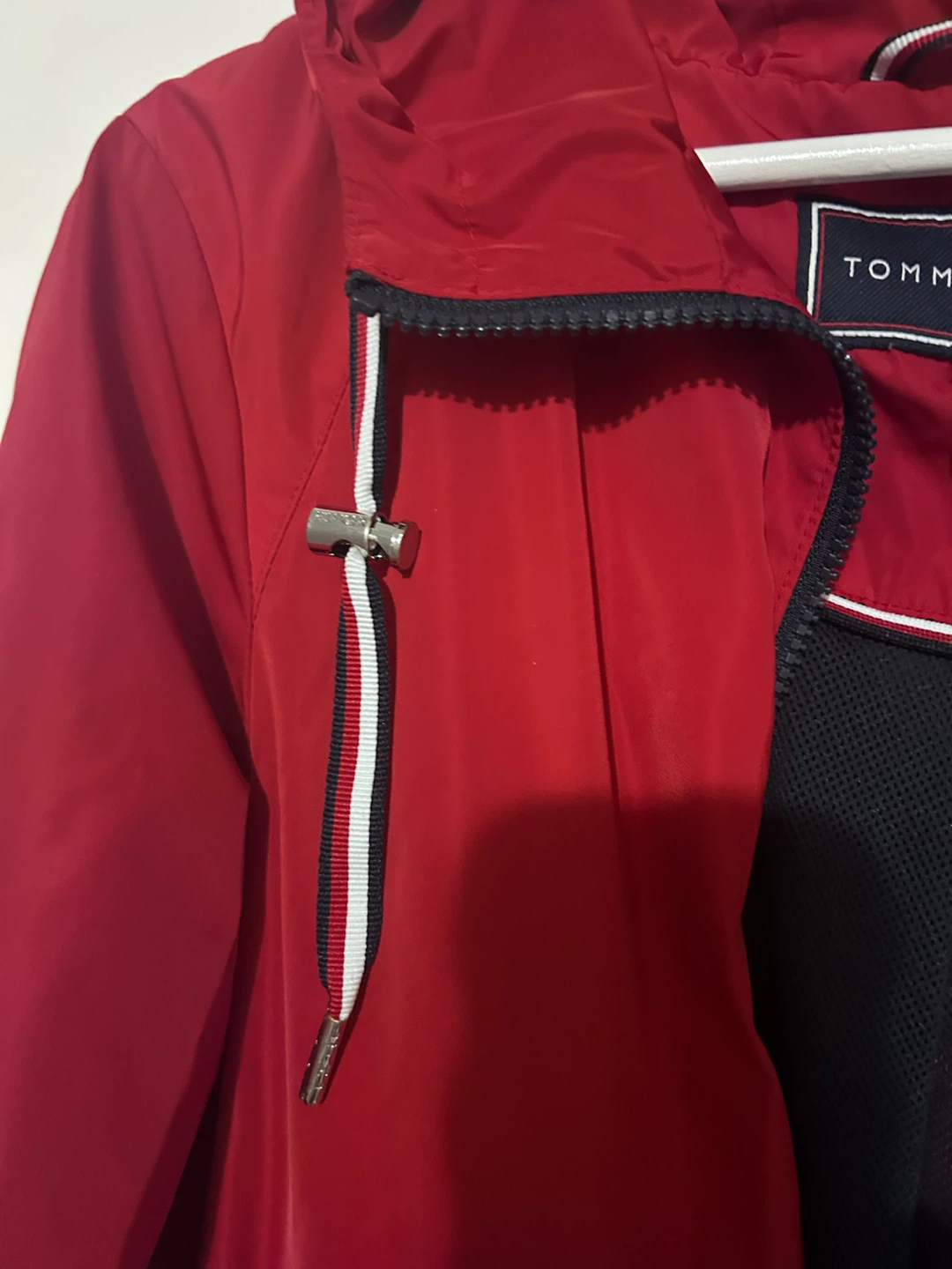 Women’s Tommy Hilfiger red hooded jacket - photo 4