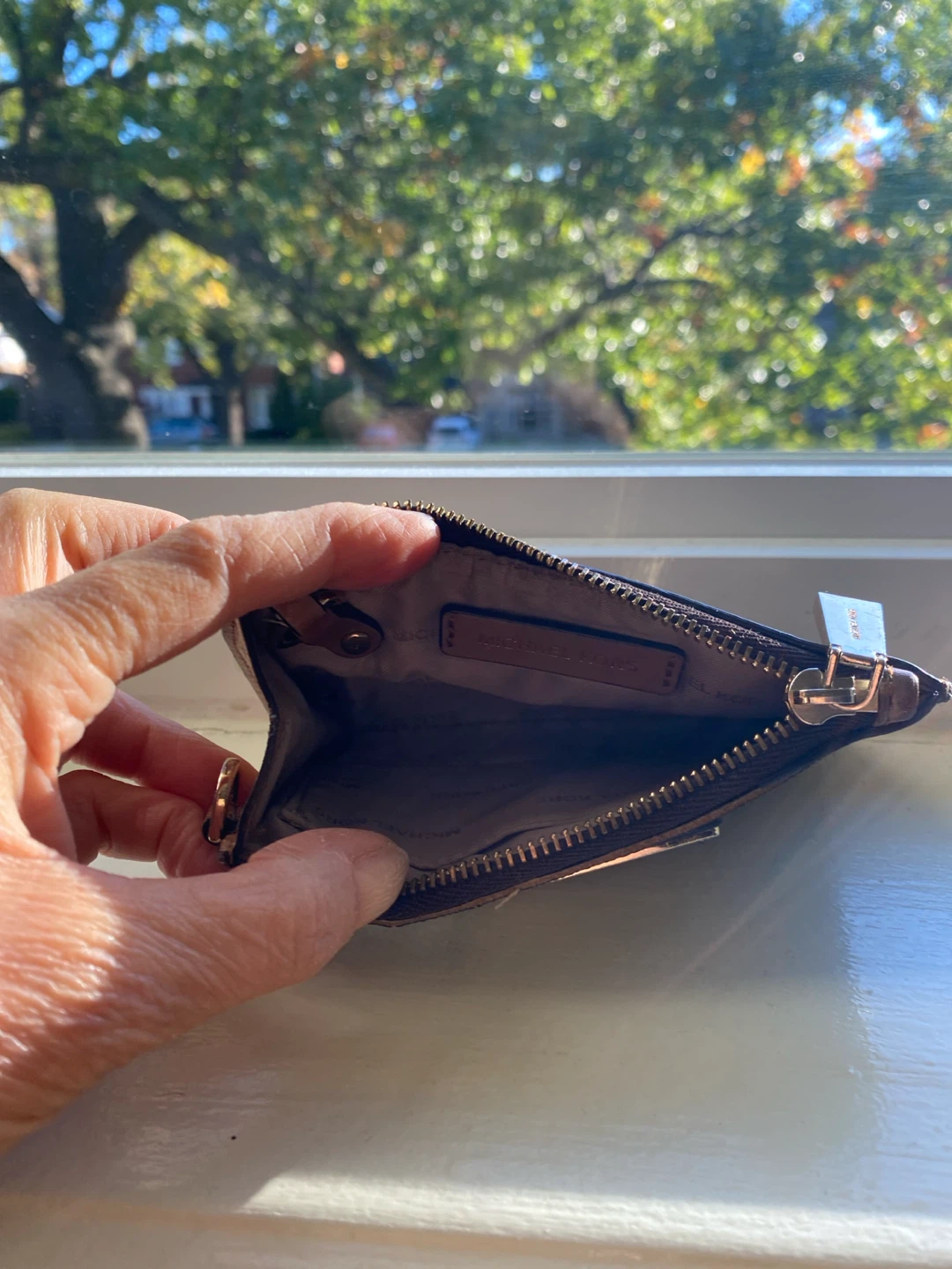 Michael Kors brown logo card case - photo 3