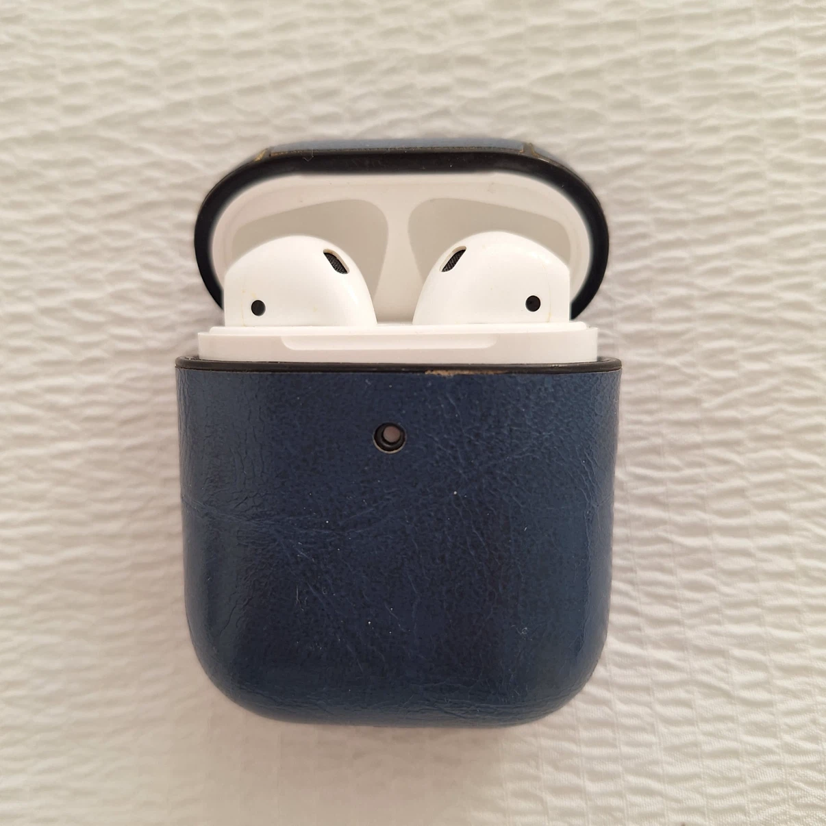 Apple AirPods with Charging Case