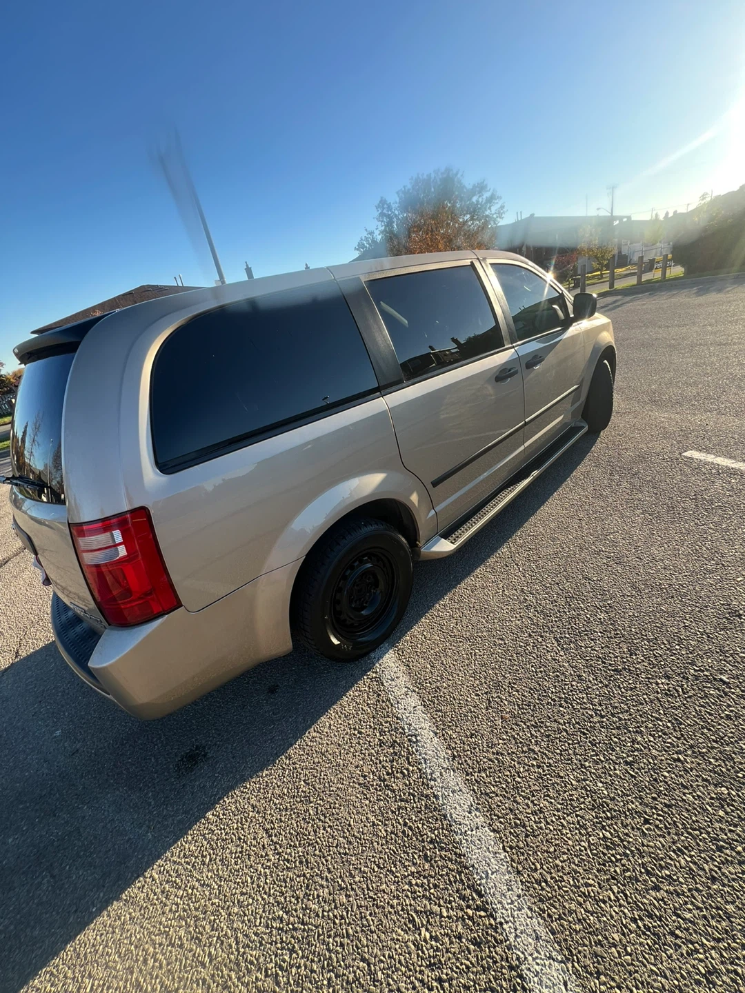 Dodge Grand Caravan Minivan - photo 3