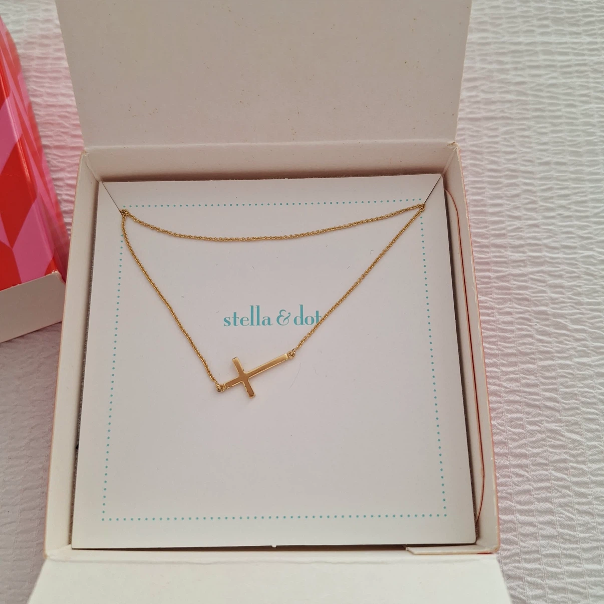 Stella & Dot gold tone side-cross necklace