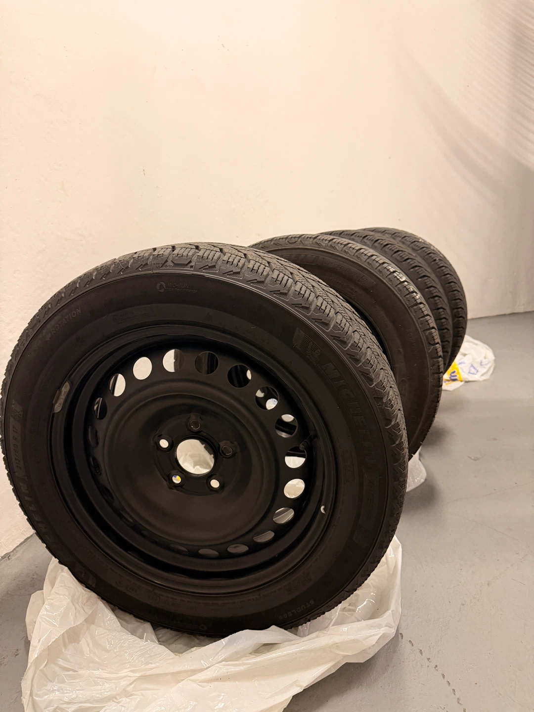 4 Michelin X-Ice Snow Winter Tires on Steel Rims+TpMs sensors - photo 3