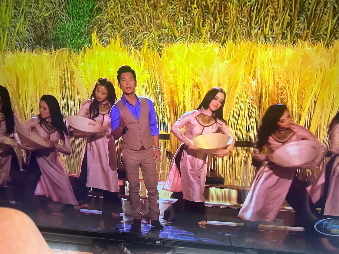 LG 65 inch (2018) 4K Smart TV. Model-65KU6300. - photo 2