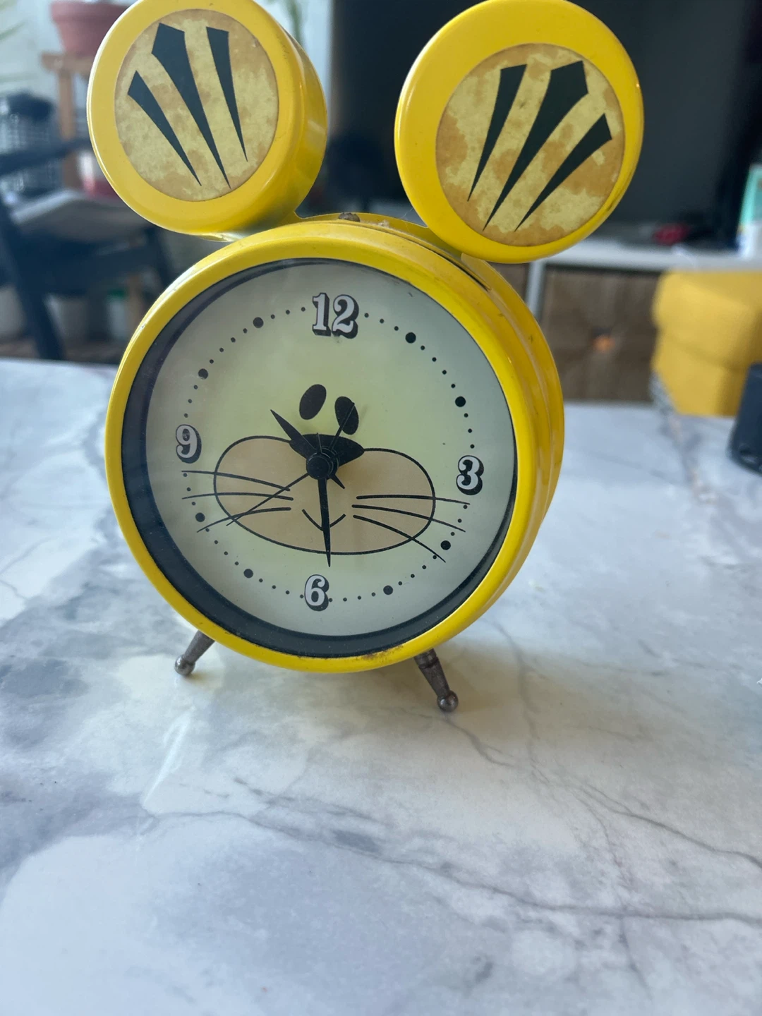 Yellow mouse alarm clock