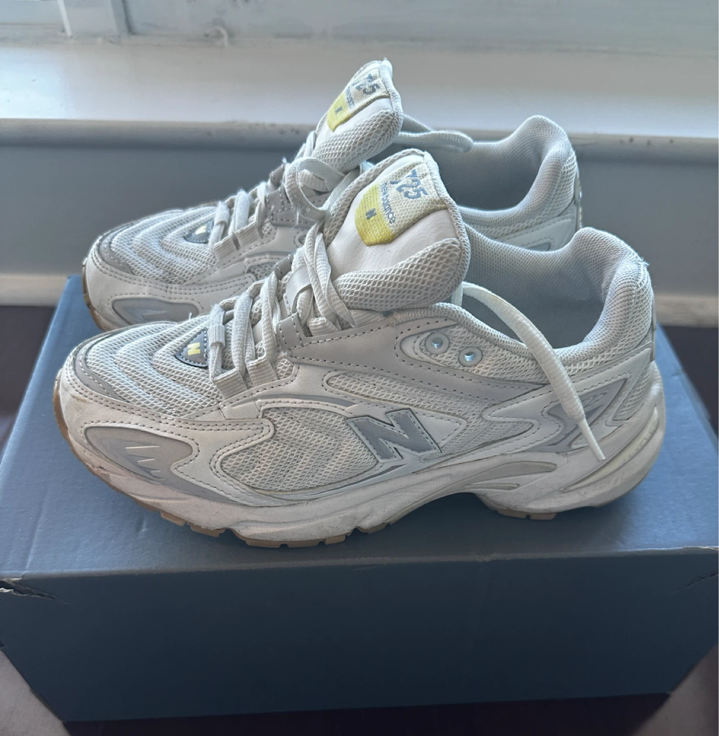 New Balance 725 White Grey Sneakers - photo 2