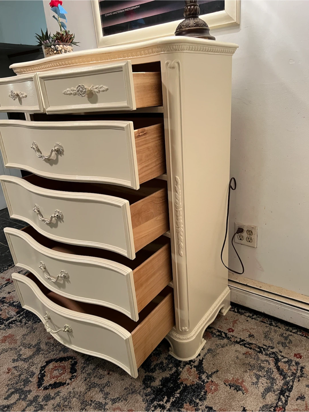 Vintage/French Provincial Style Six-Drawer Dresser Chest - photo 4