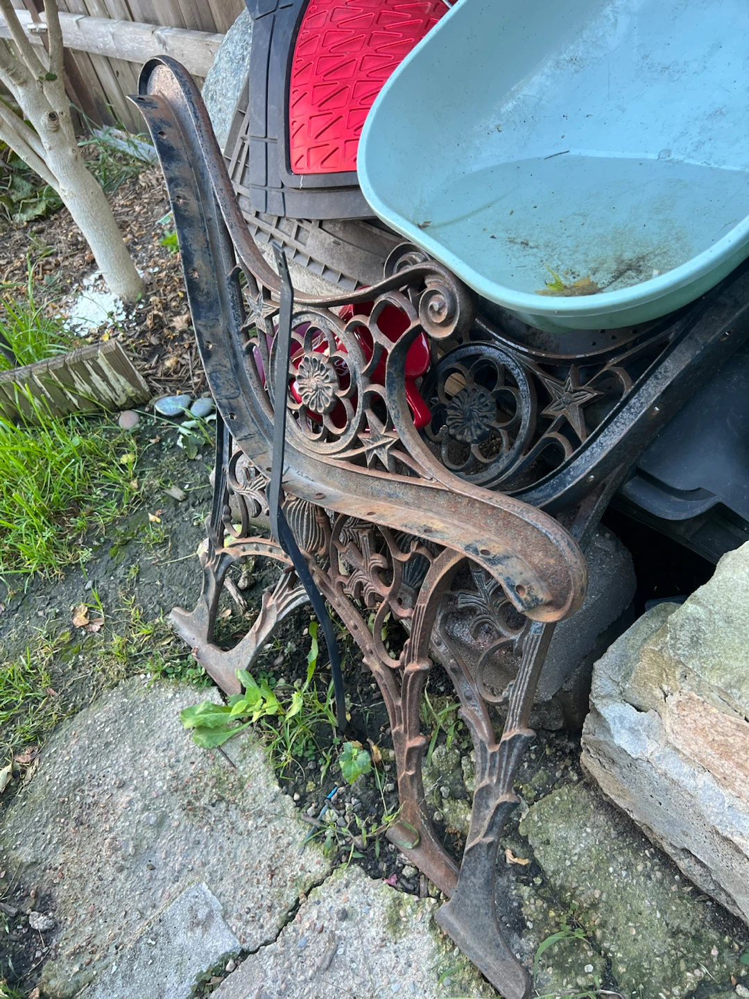 Cast Iron Garden Bench Ends - photo 2