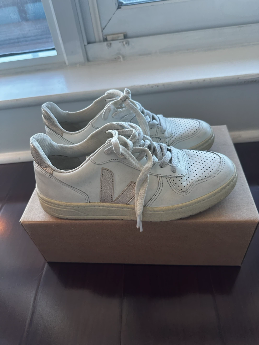 Veja V-10 Perforated Low-Top Sneakers - photo 5