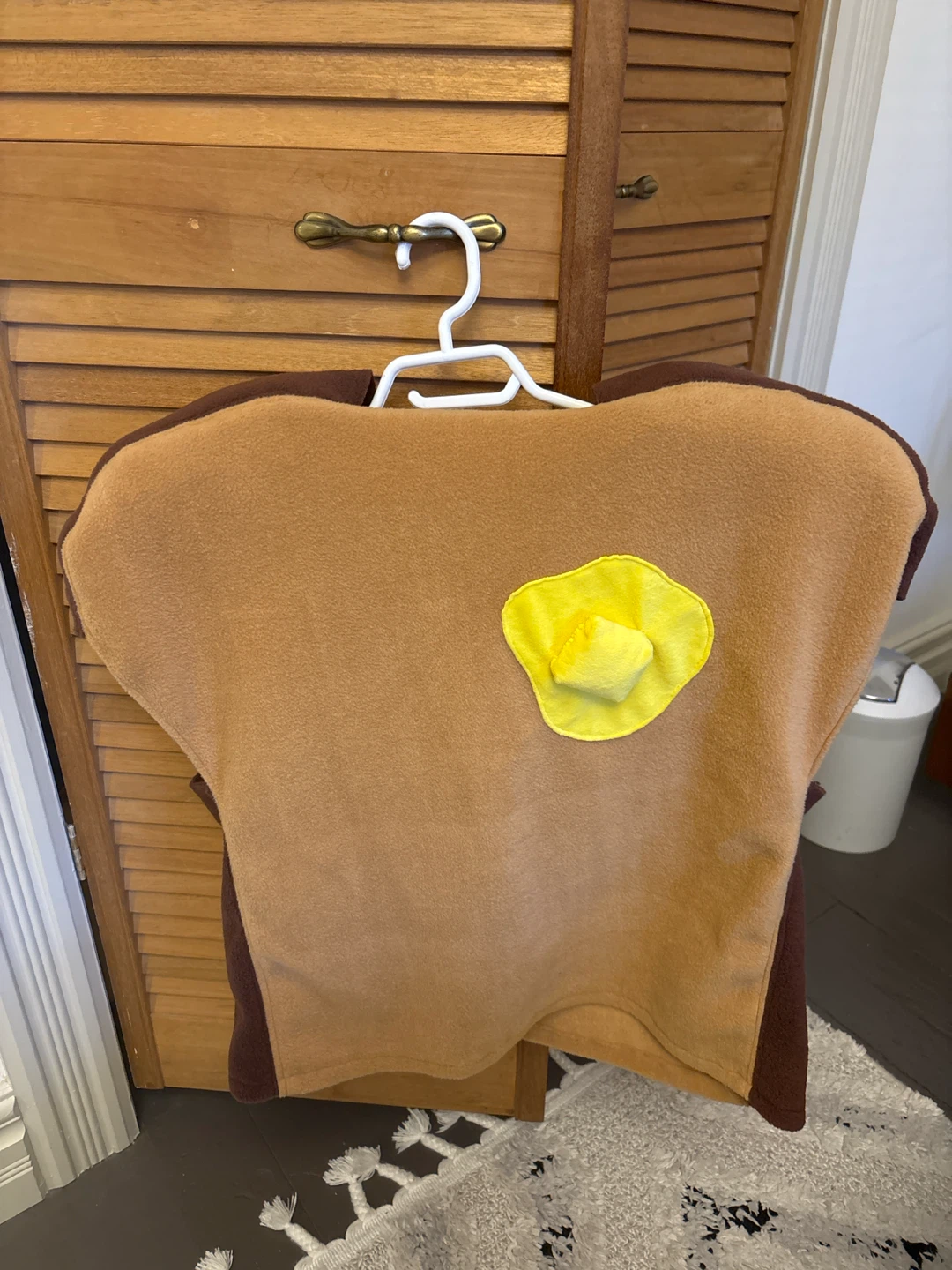 French toast costume (top and beret) - photo 2