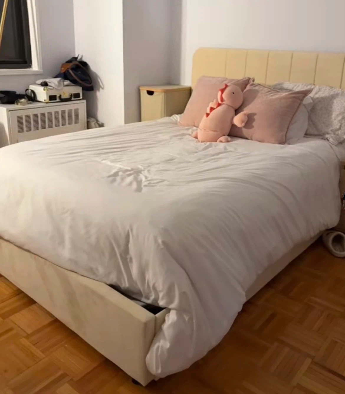 Full Beige Upholstered Storage Bed - photo 3