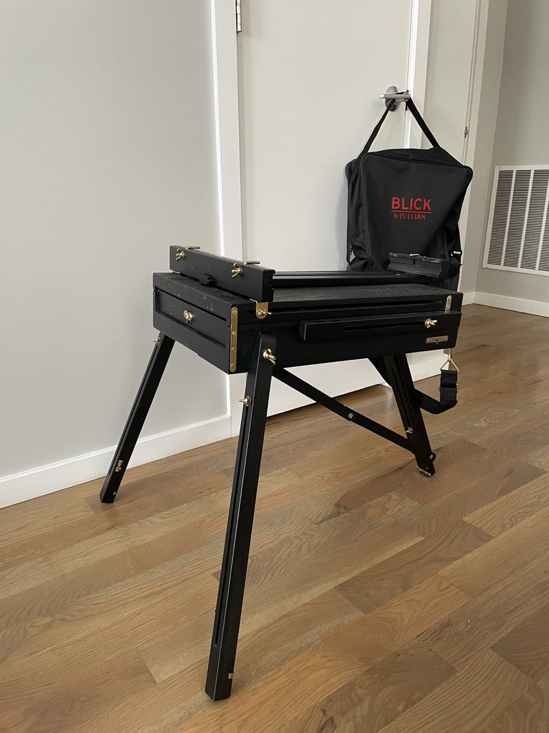 Black portable easel - photo 4