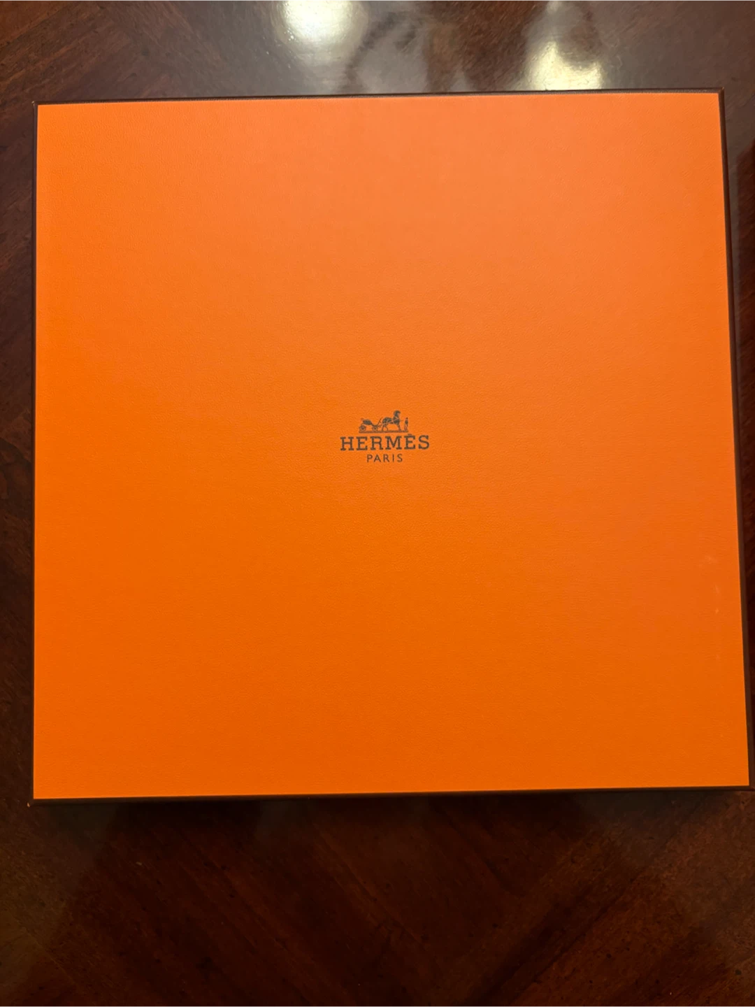 MOVING! Need quick pick up Hermes Ferragamo empty designer boxes - photo 2