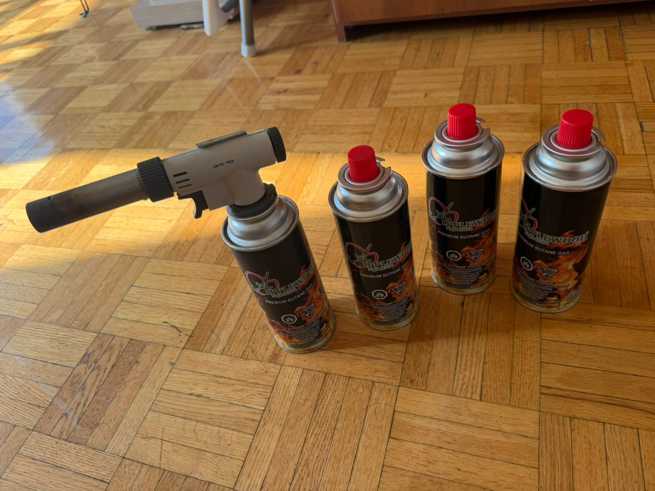 Butane Torch with 4 Fuel Canisters