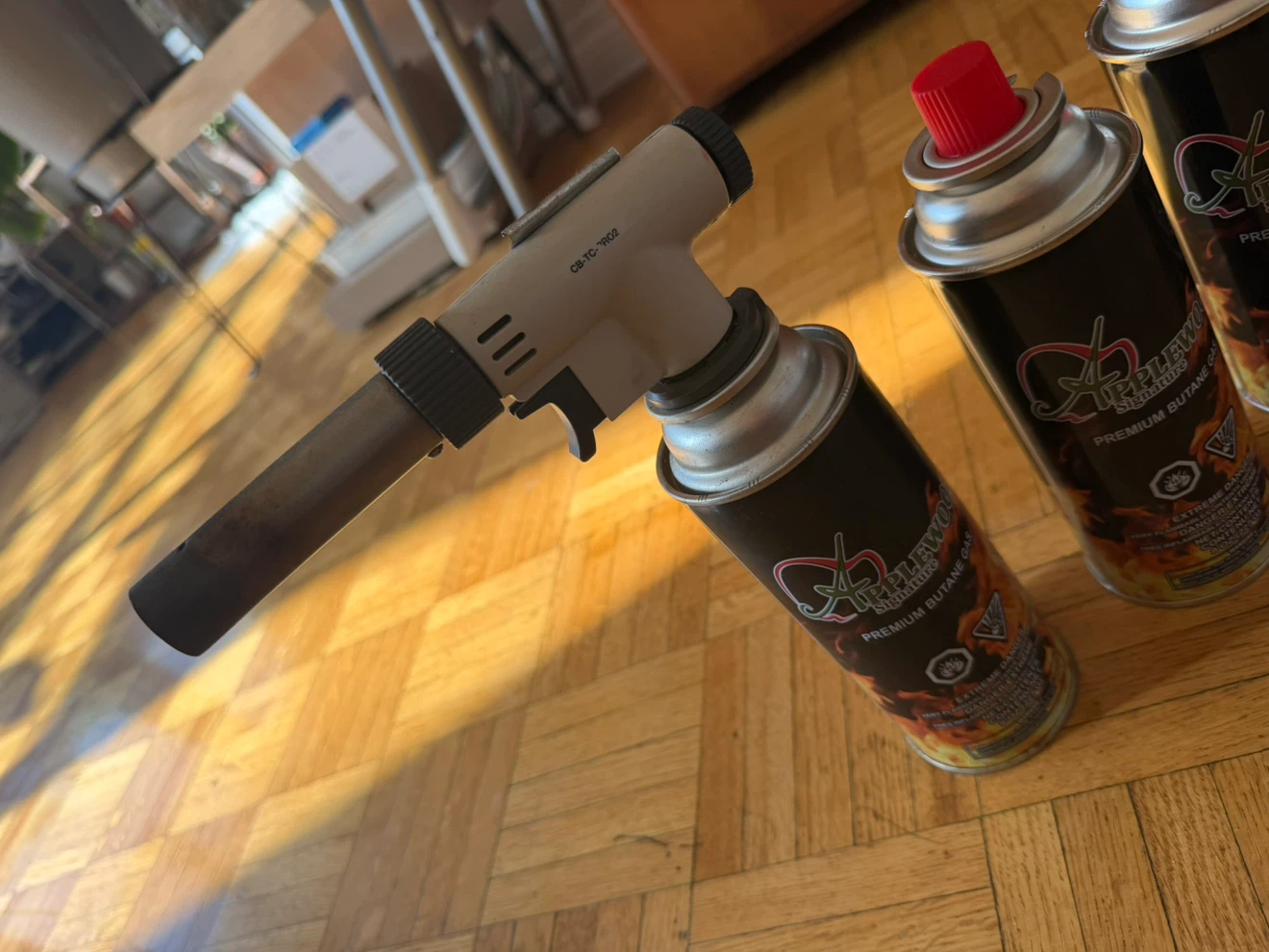 Butane Torch with 4 Fuel Canisters - photo 3