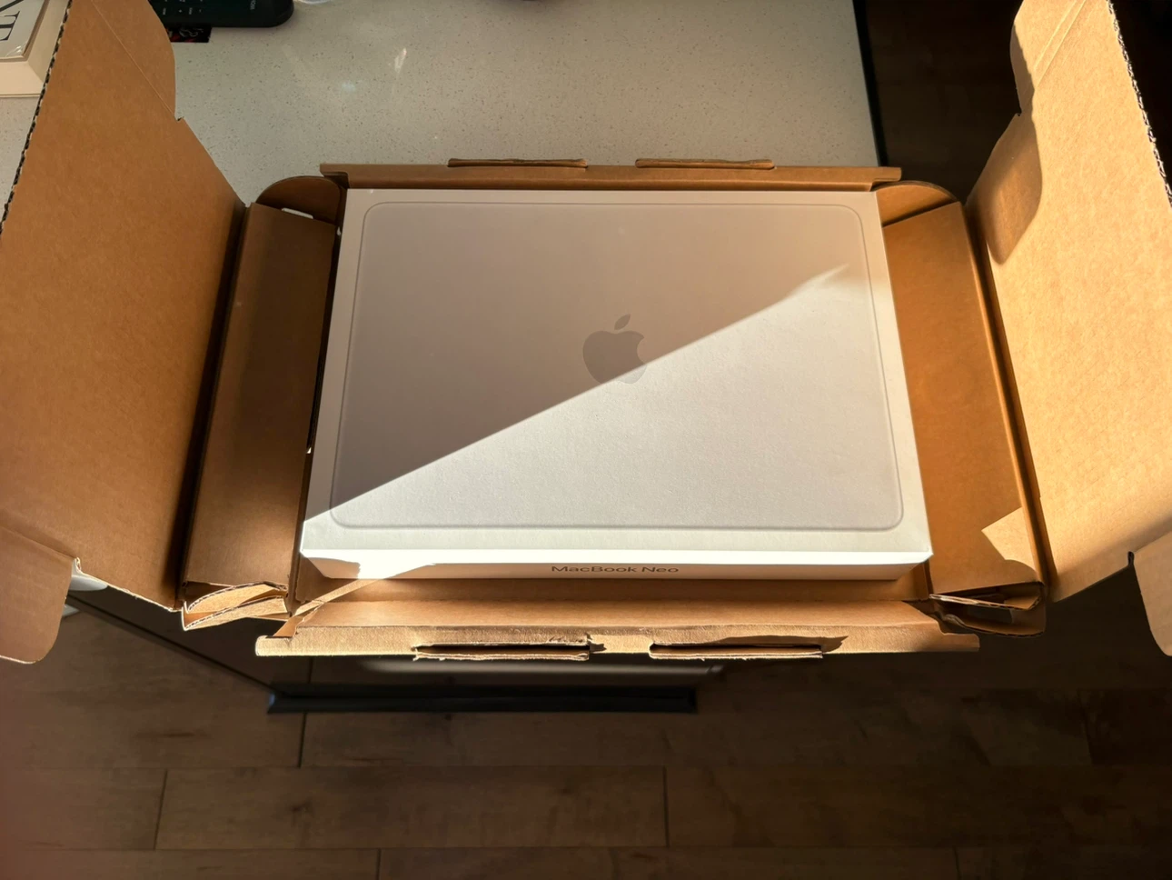 New Macbook Neo Silver 512 GB neuf - photo 2