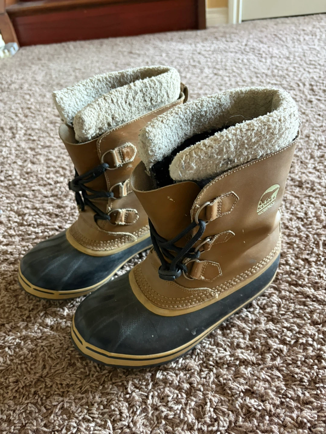 Sorel Winter Boots Tan and Black Size 7