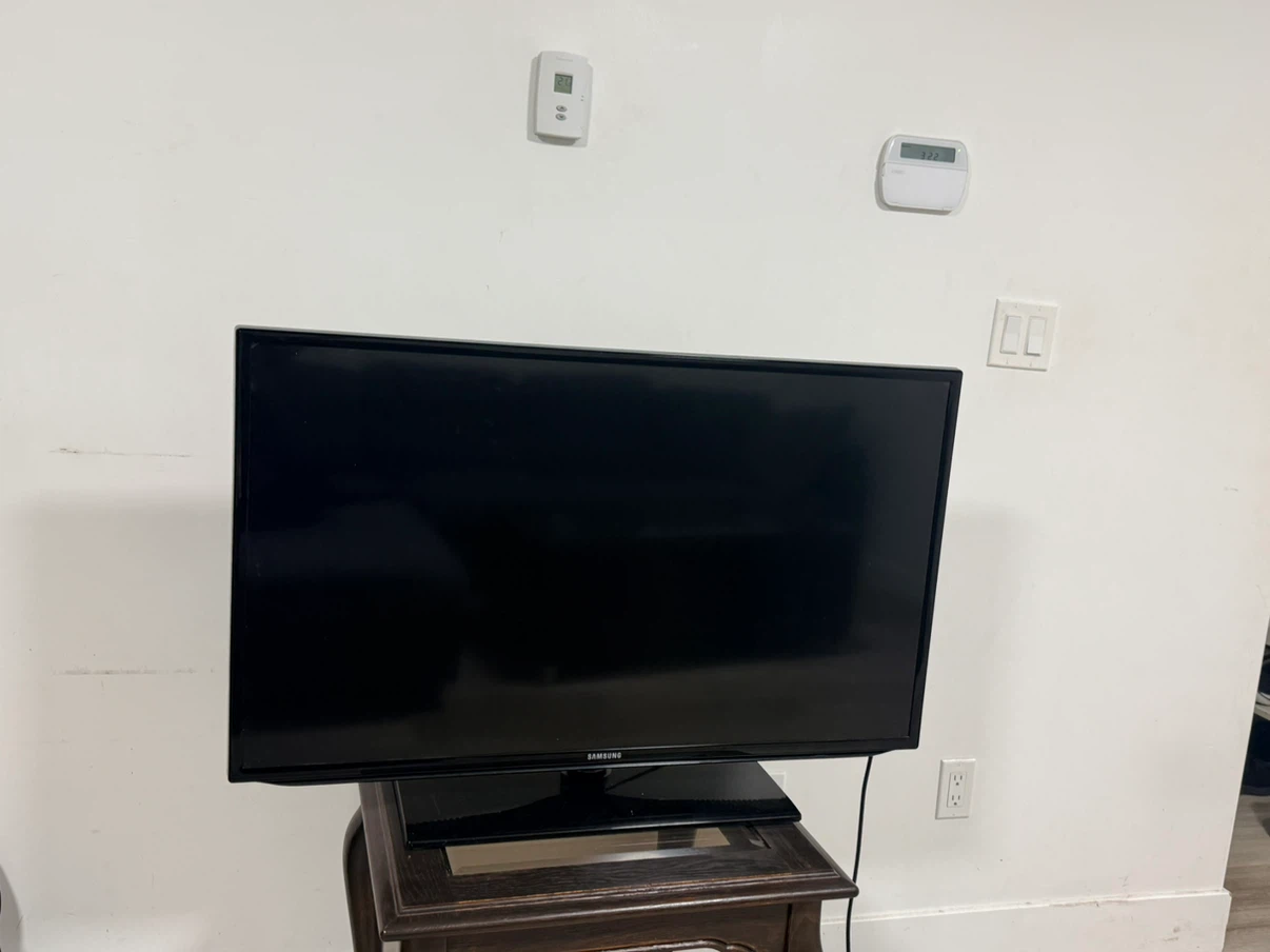 Samsung Television - photo 2