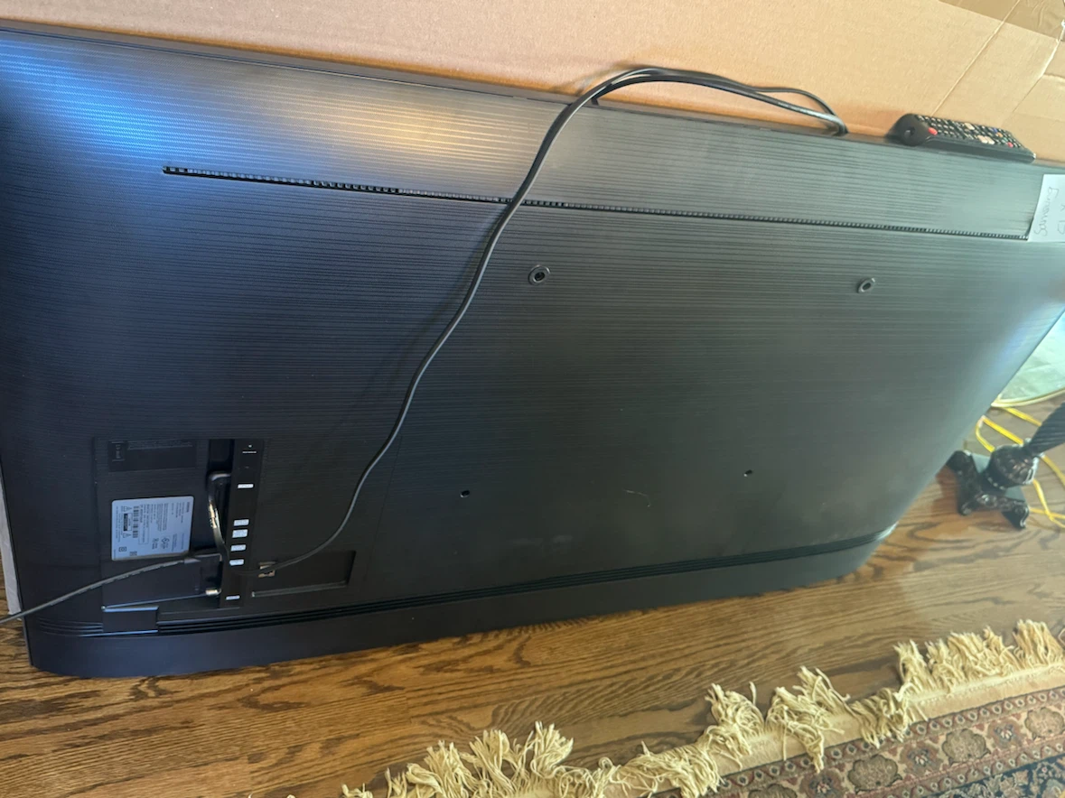 Samsung 52 - inch Smart TV - photo 3