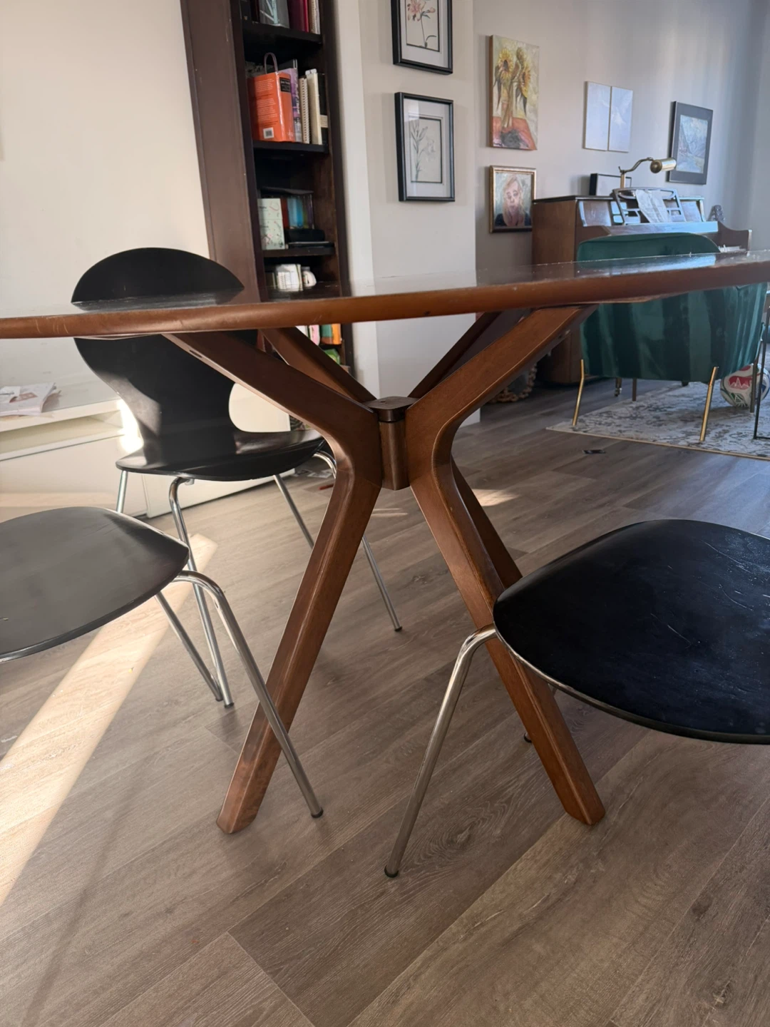 Mid-Century Modern Round Dining Table and Chairs - photo 2