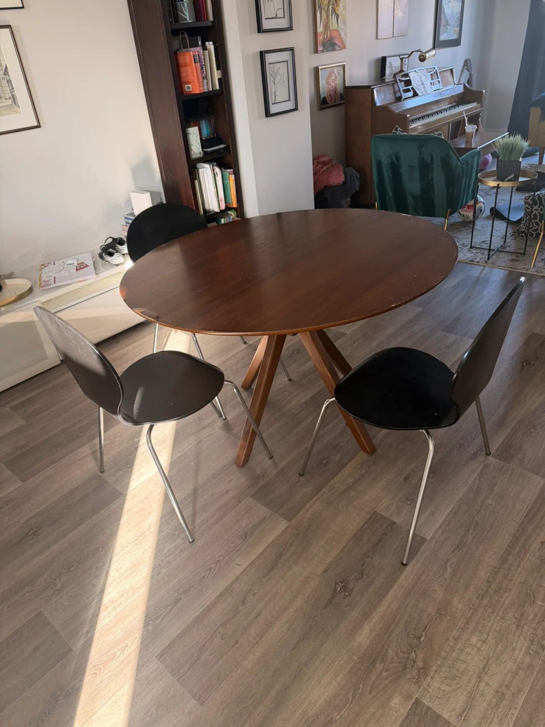 Mid-Century Modern Round Dining Table and Chairs - photo 5