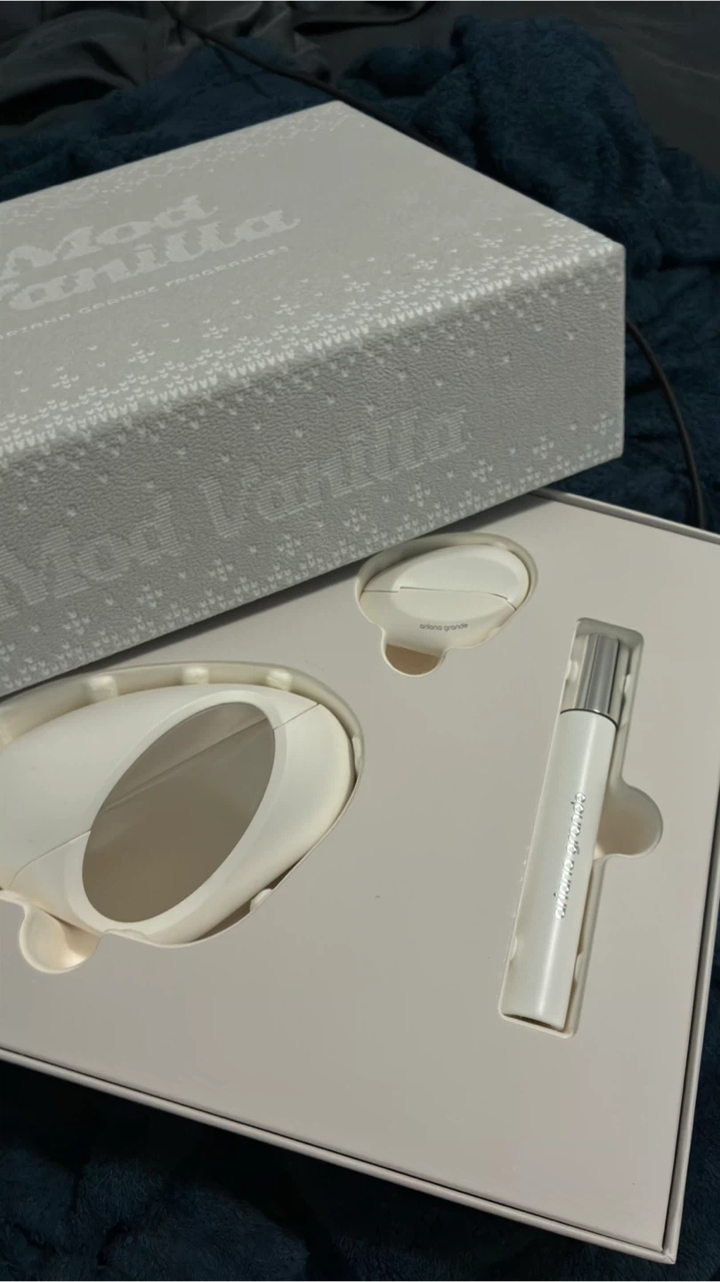 Ariana Grande Mod Vanilla Fragrance Set