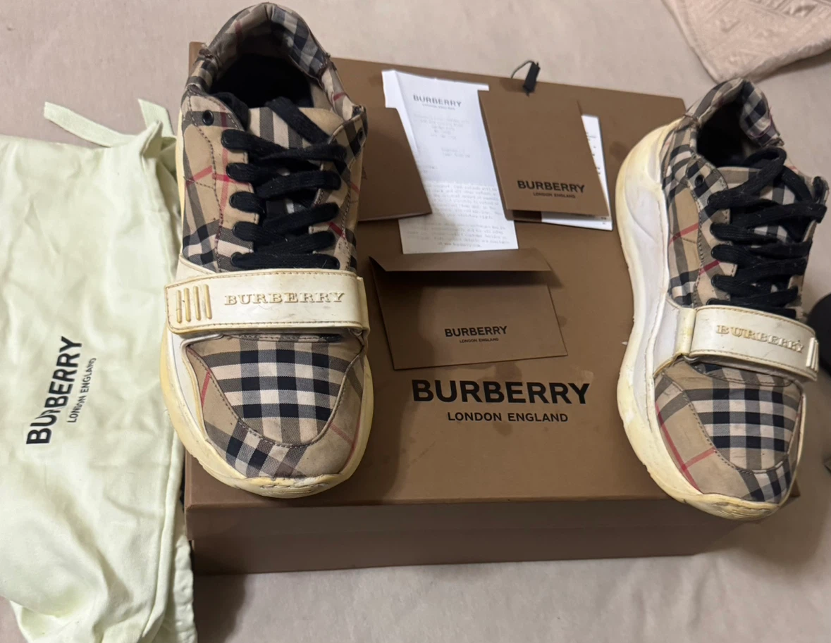 Burberry Sneakers - photo 2