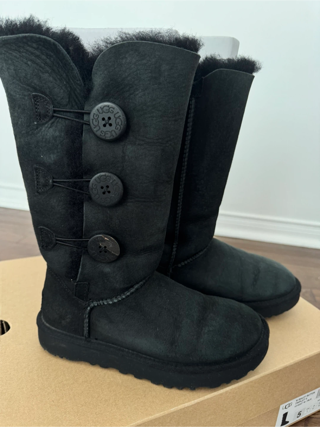 UGG Bailey Button Triplet II Boots Black Size 5