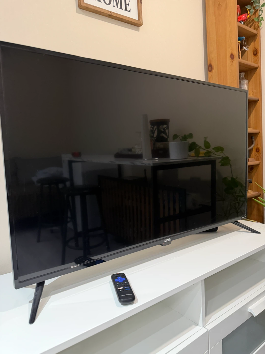 Onn. 40 inch Roku Smart TV