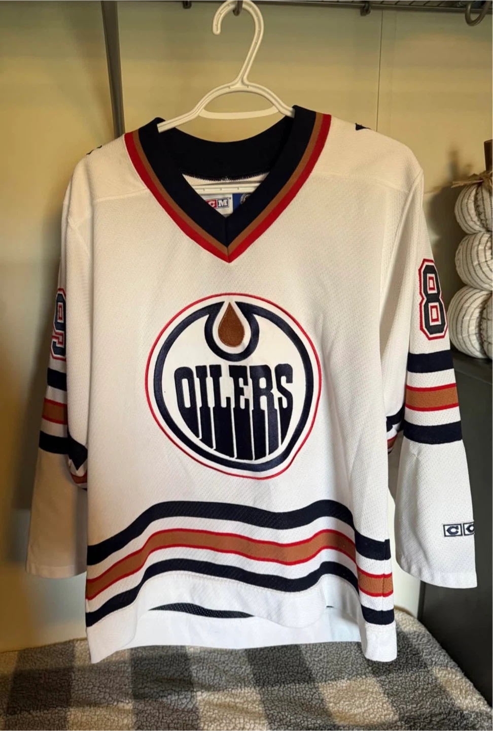 Oilers vintage Mike Comrie jersey