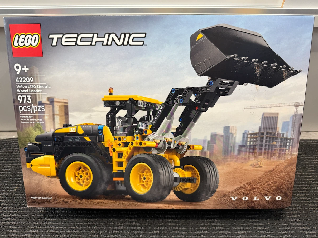 LEGO Technic Volvo L120 Electric Wheel Loader 42209