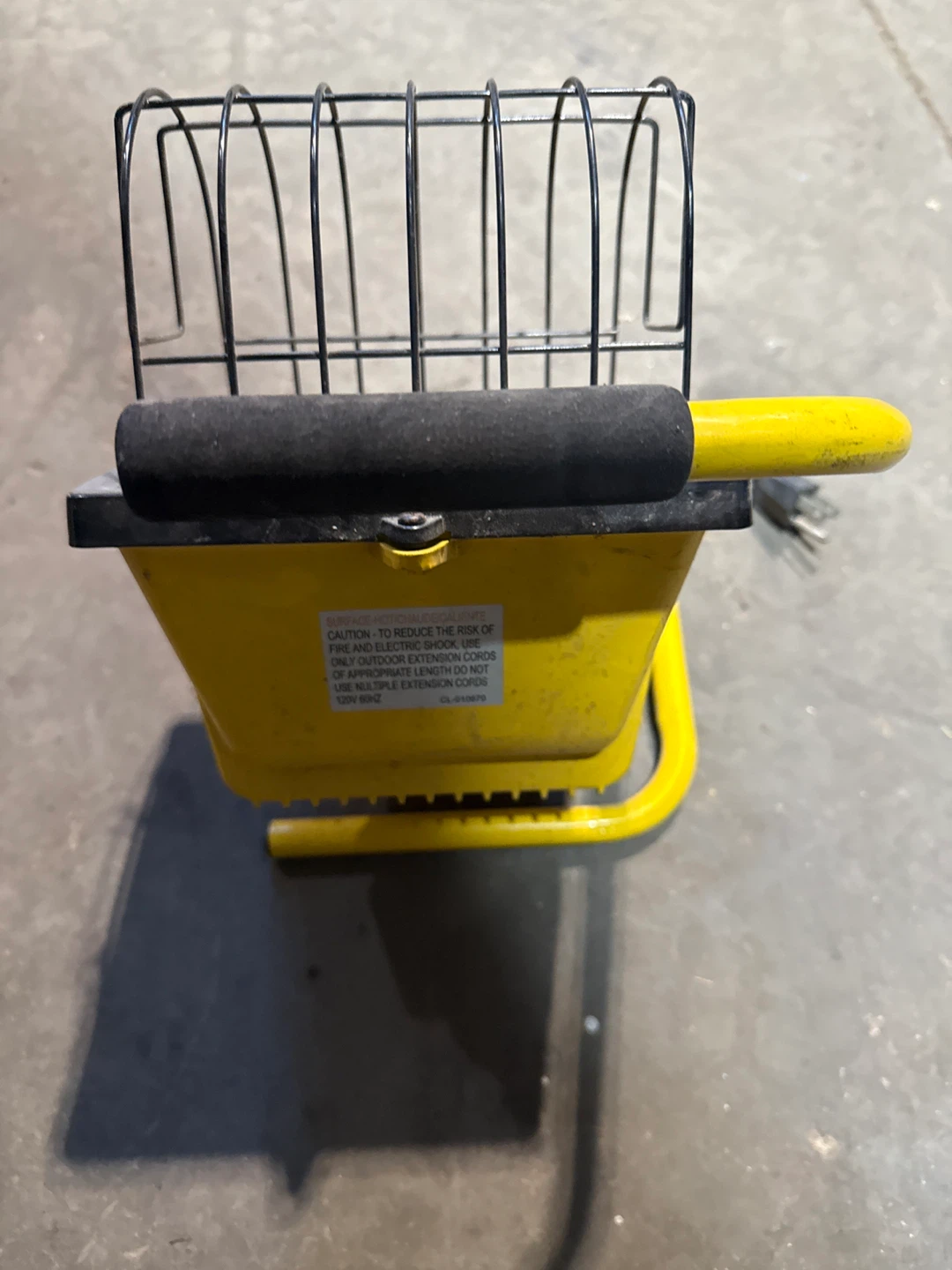 Portable Yellow Work Light - photo 2