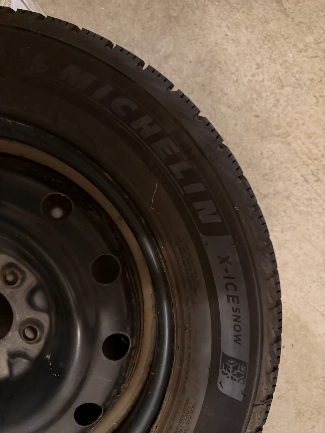 Set of 4 Michelin X-Ice Snow Tires 205/65R16 - photo 3