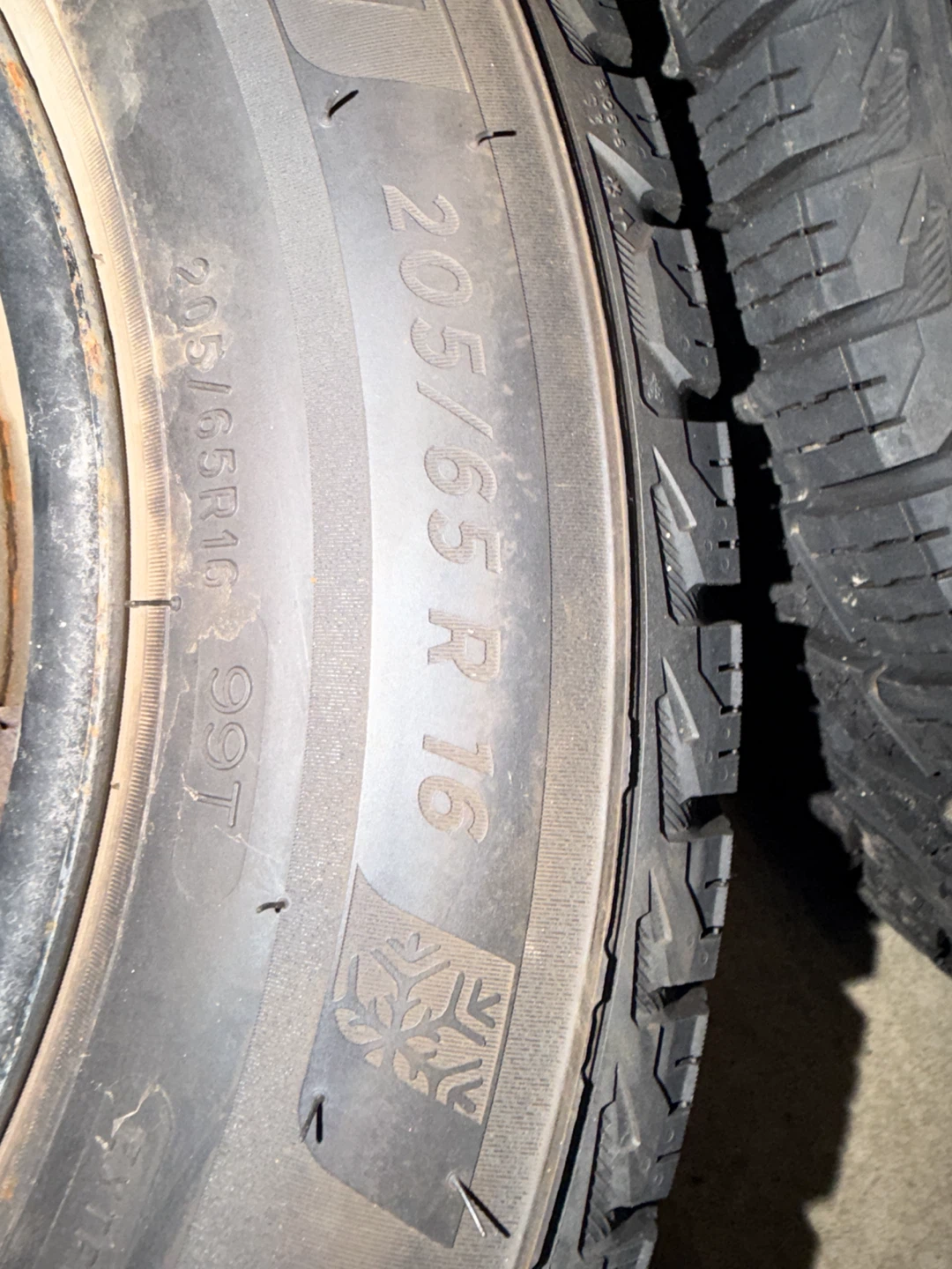Set of 4 Michelin X-Ice Snow Tires 205/65R16 - photo 5