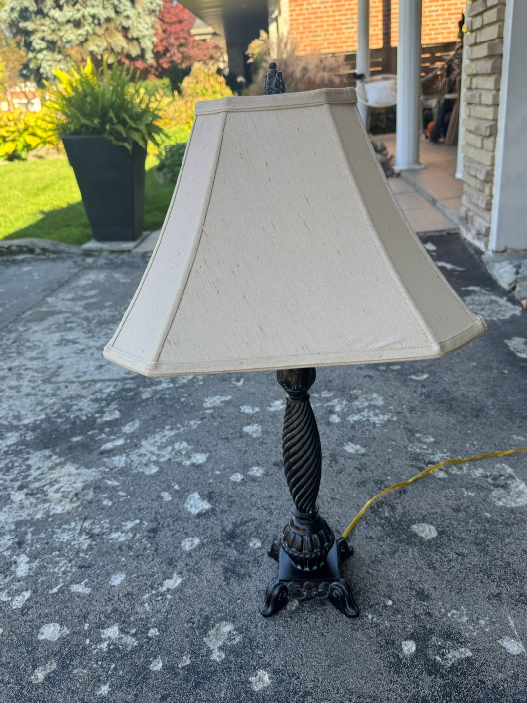Traditional Table Lamp