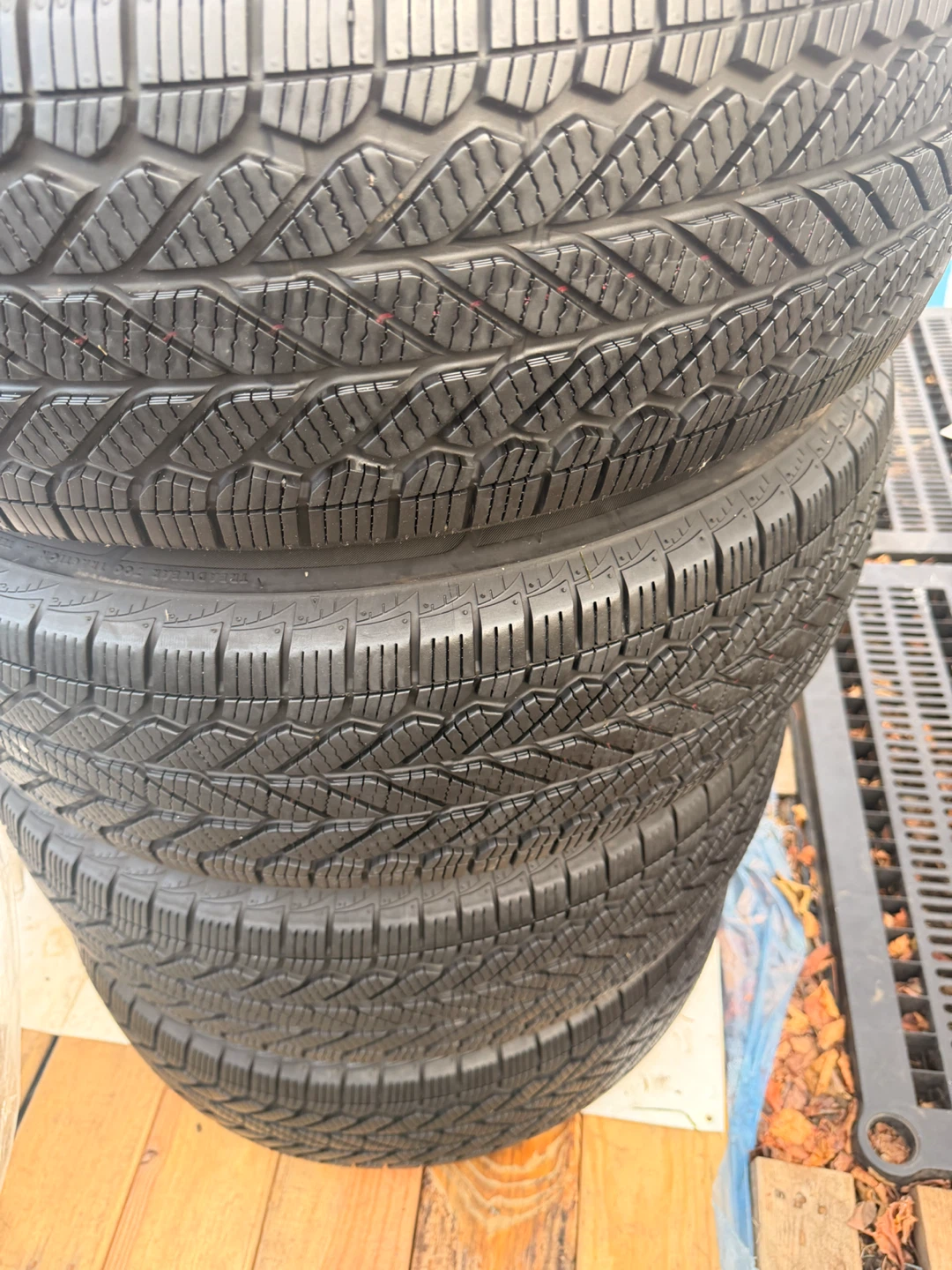 Set of 4 Bridgestone WeatherPeak Tires 235/70R16 - photo 3
