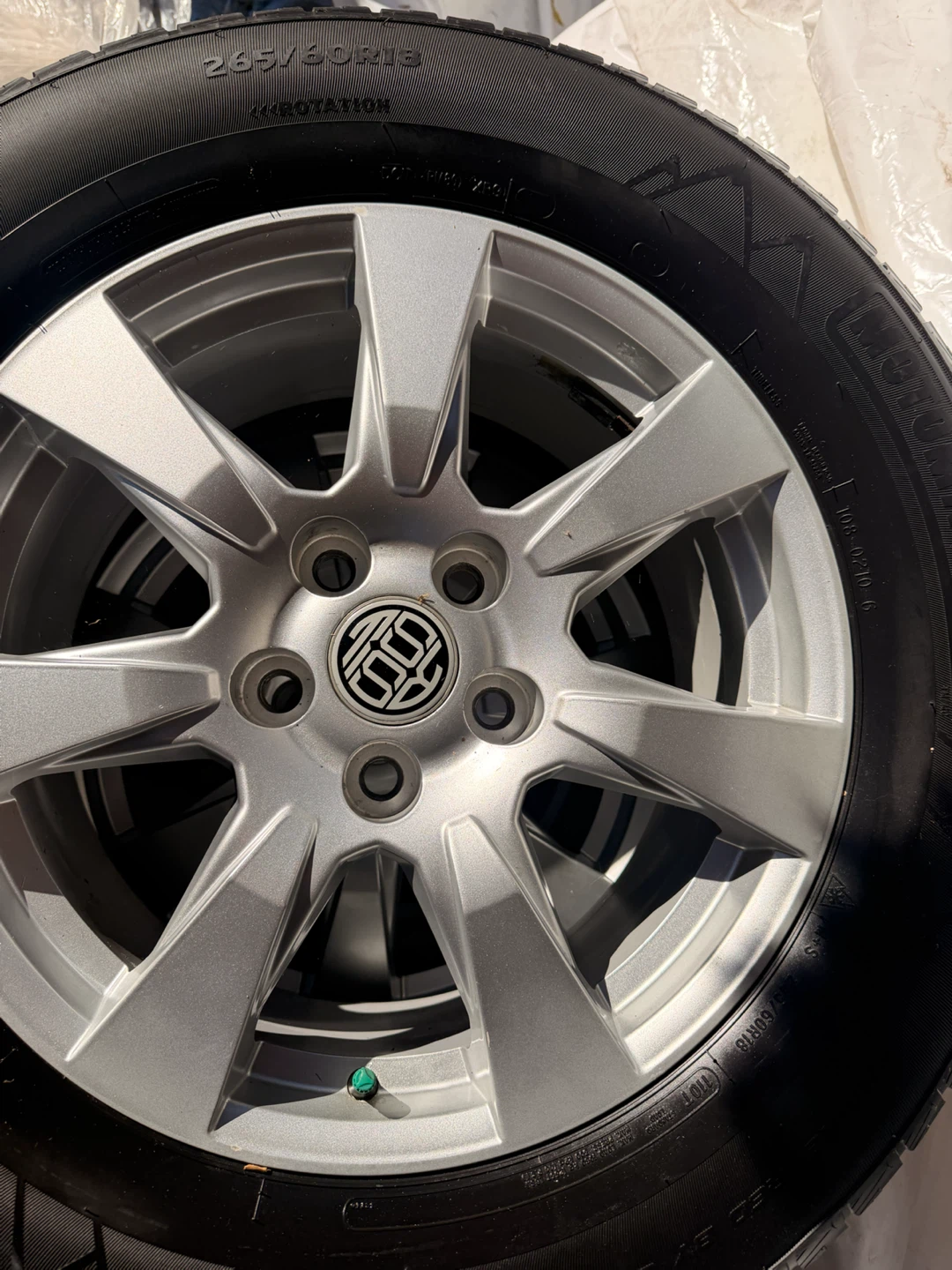 Set of 4 Tires and Rims 265/60R18