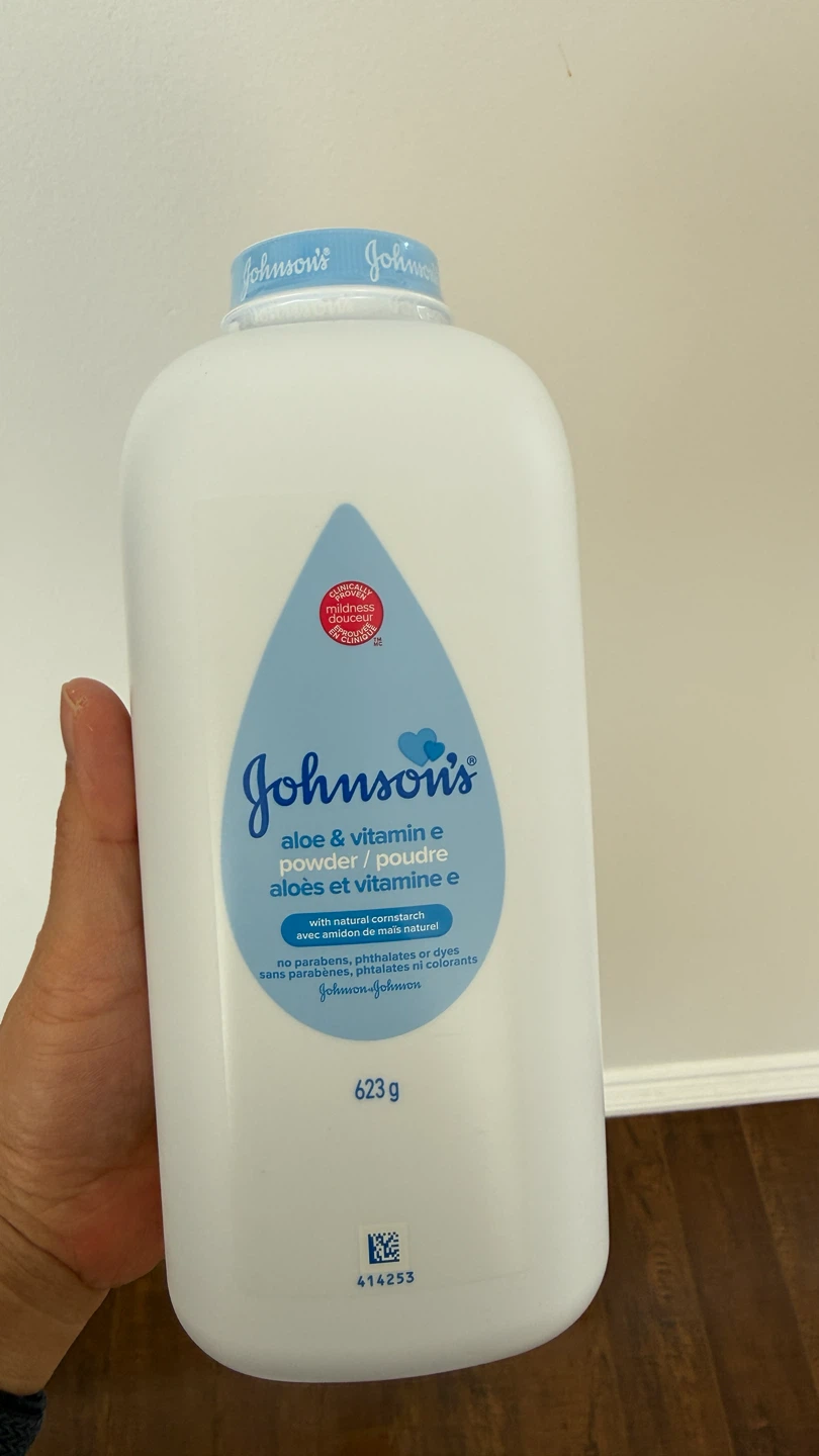 Johnson's Aloe & Vitamin E Powder 623g