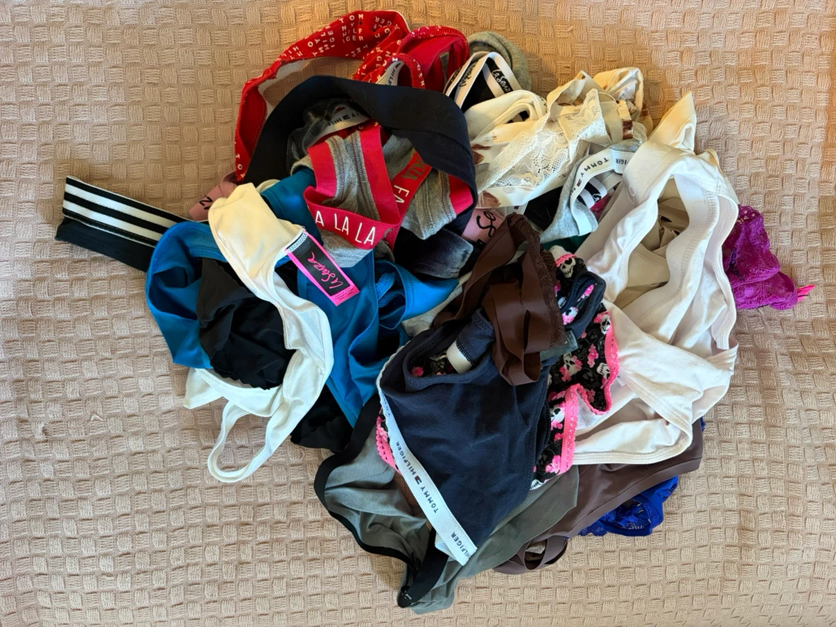Underwear lot - Mostly thongs - L/M