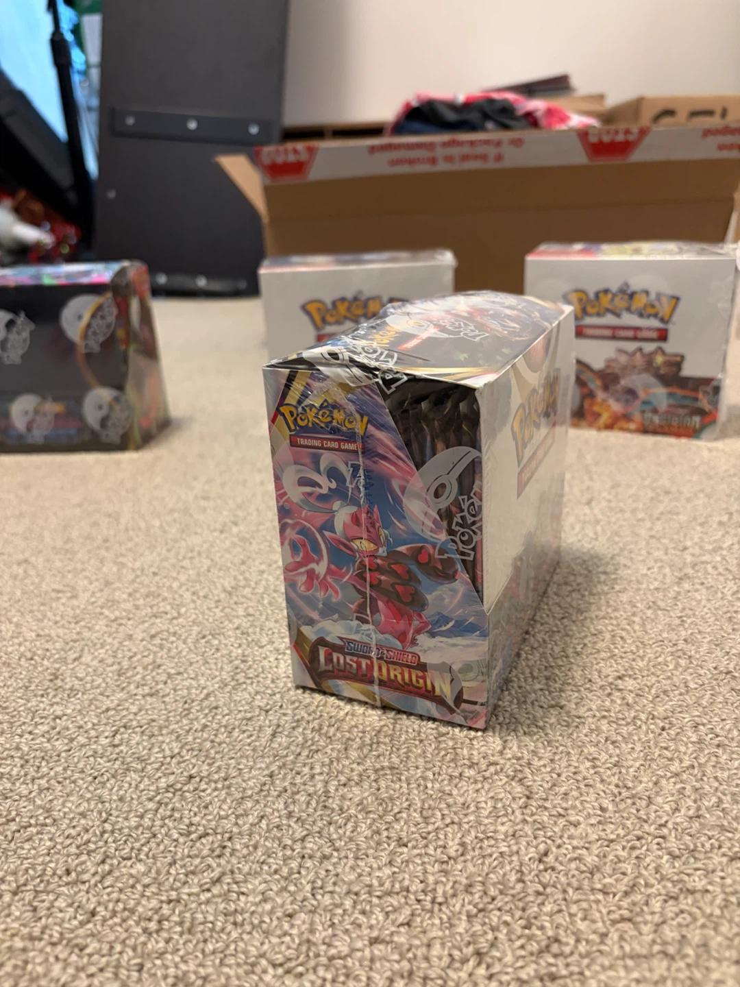 Pokemon Sword & Shield Lost Origin Booster Box - photo 5