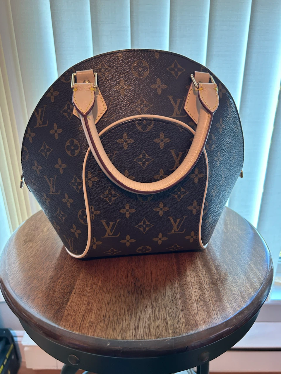 Louis Vuitton Monogram Ellipse PM Handbag - photo 2