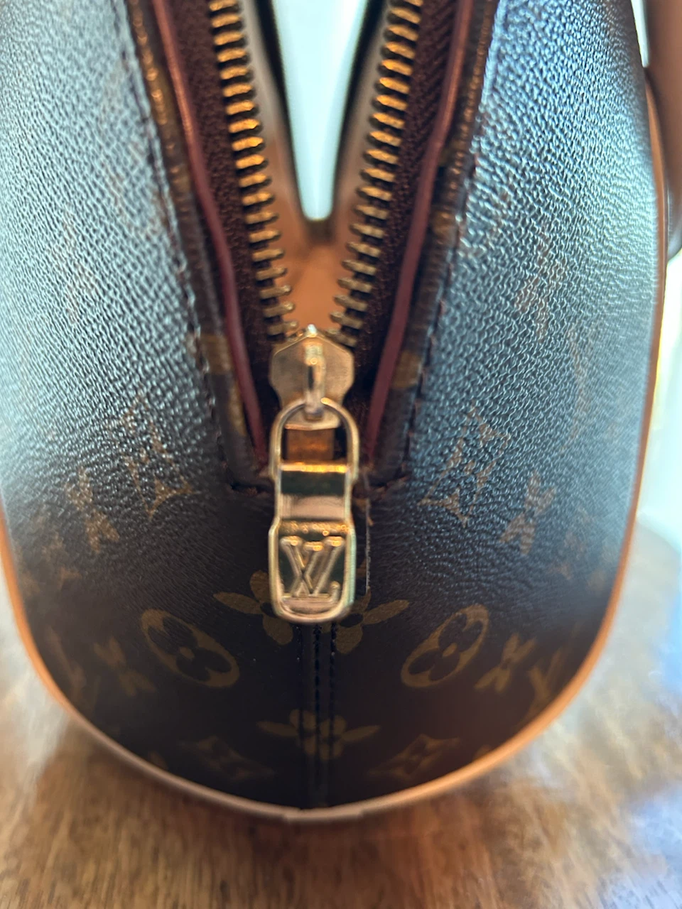Louis Vuitton Monogram Ellipse PM Handbag - photo 4