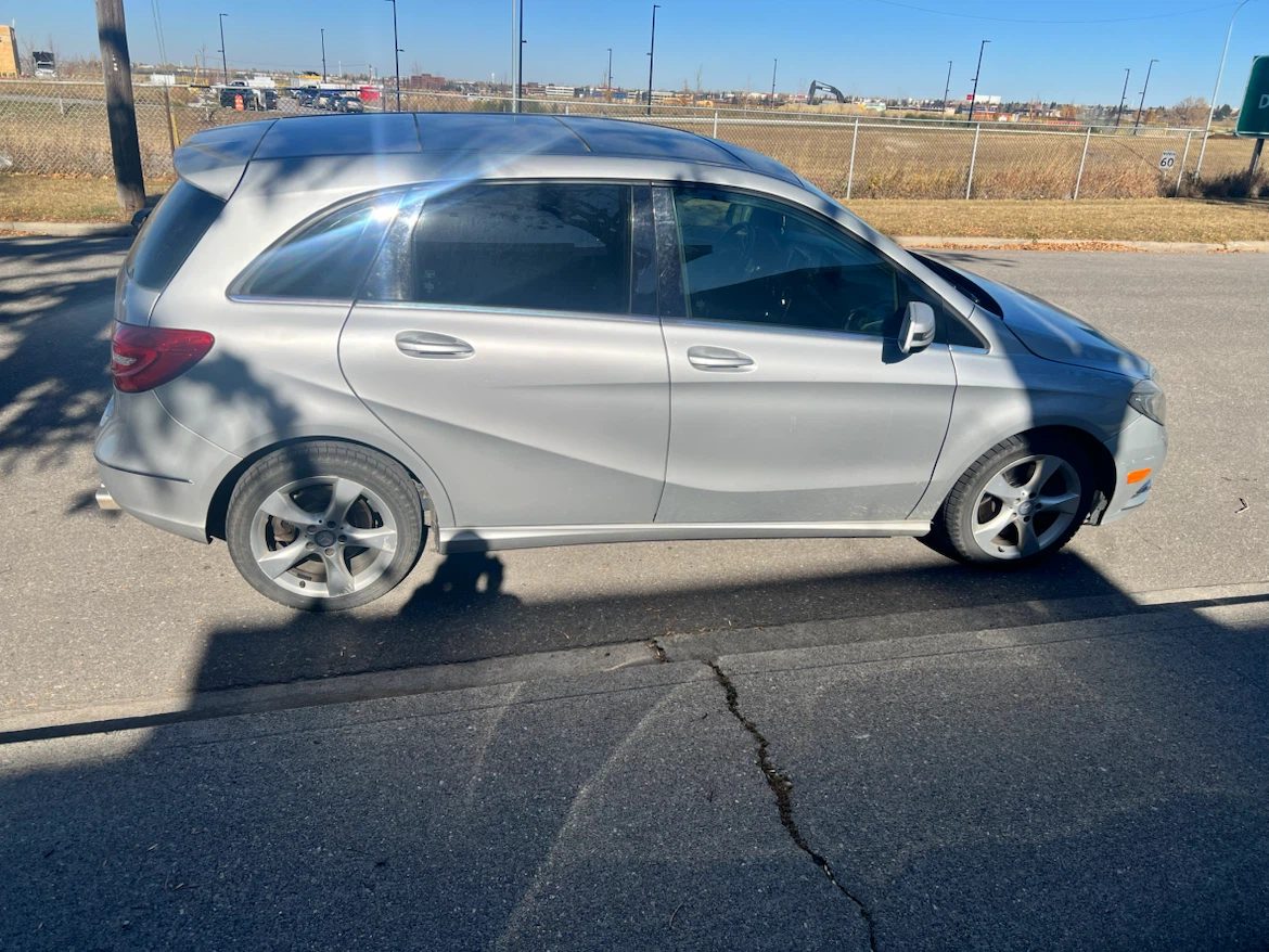 2013 Silver Mercedes-Benz B 250 Hatchback - photo 4