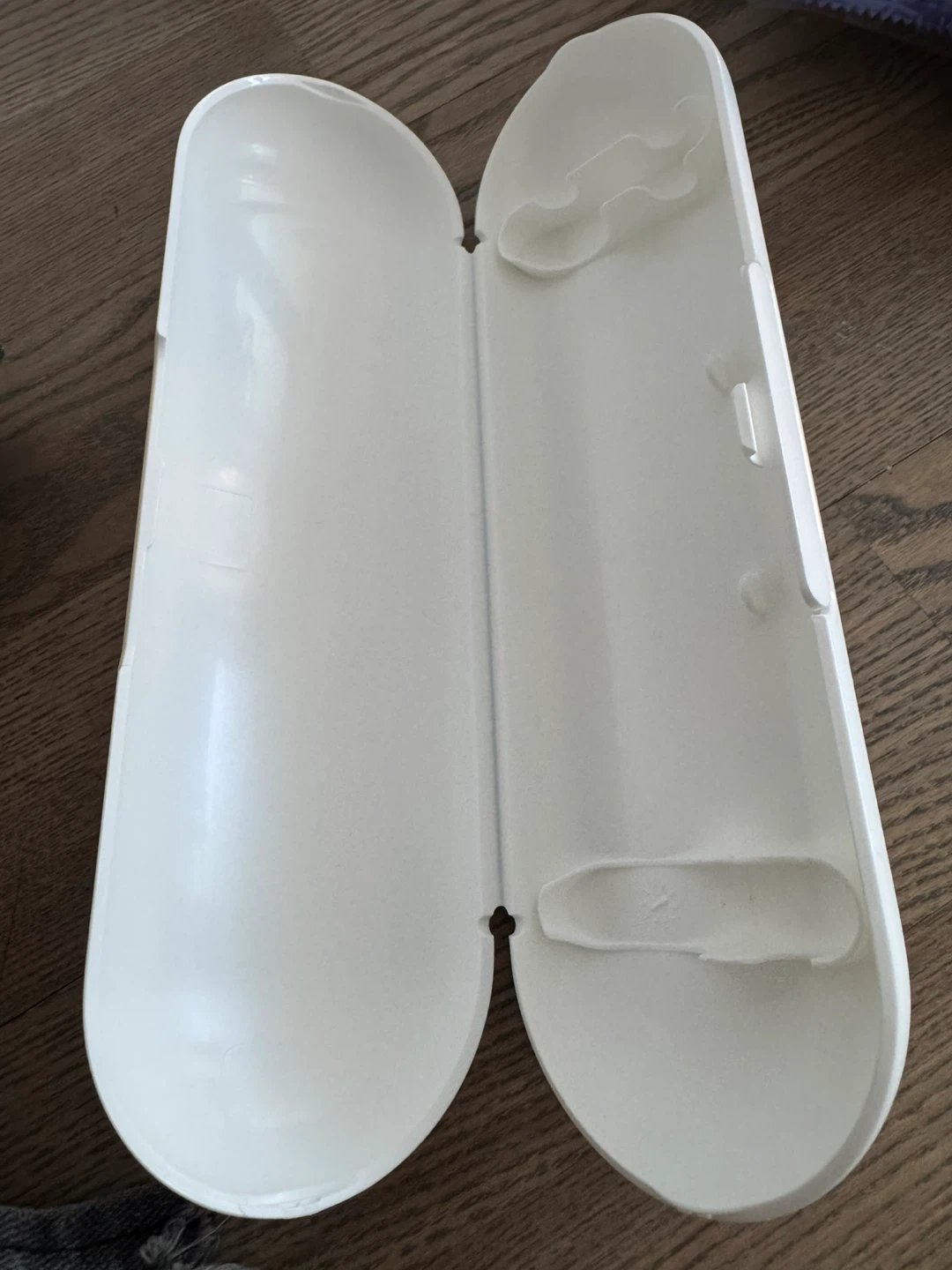 Oral-B Toothbrush Travel Case - photo 5