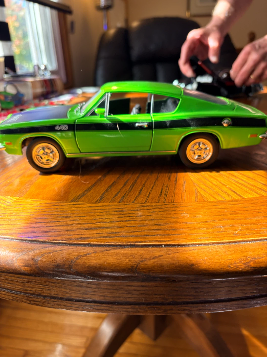 1969 Plymouth Barracuda 440 Diecast Model Car - photo 5